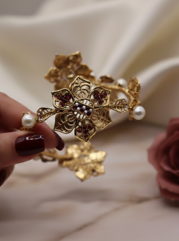 BS-010-MA-Flower Hand Cuff (1)