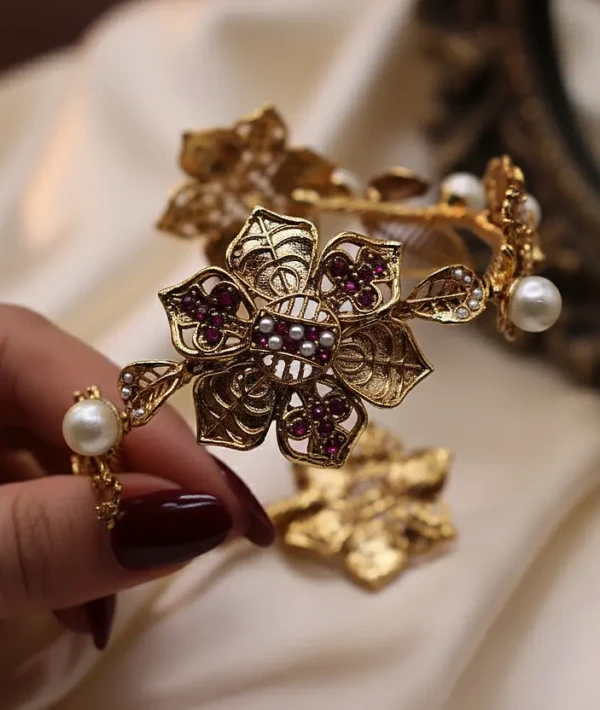 BS-010-MA-Flower Hand Cuff