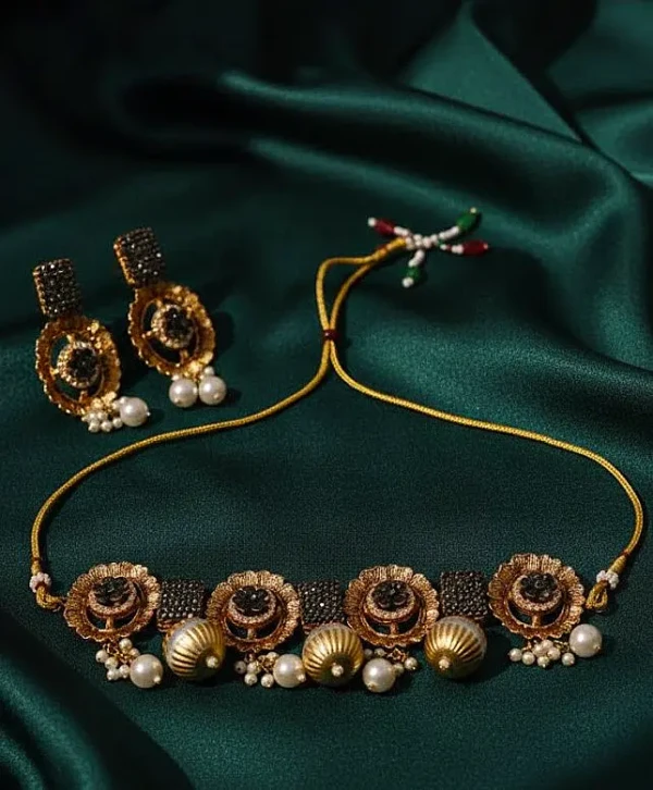 ST-032-BK 1 TO 2 Turkish Choker Patti (2).jpg