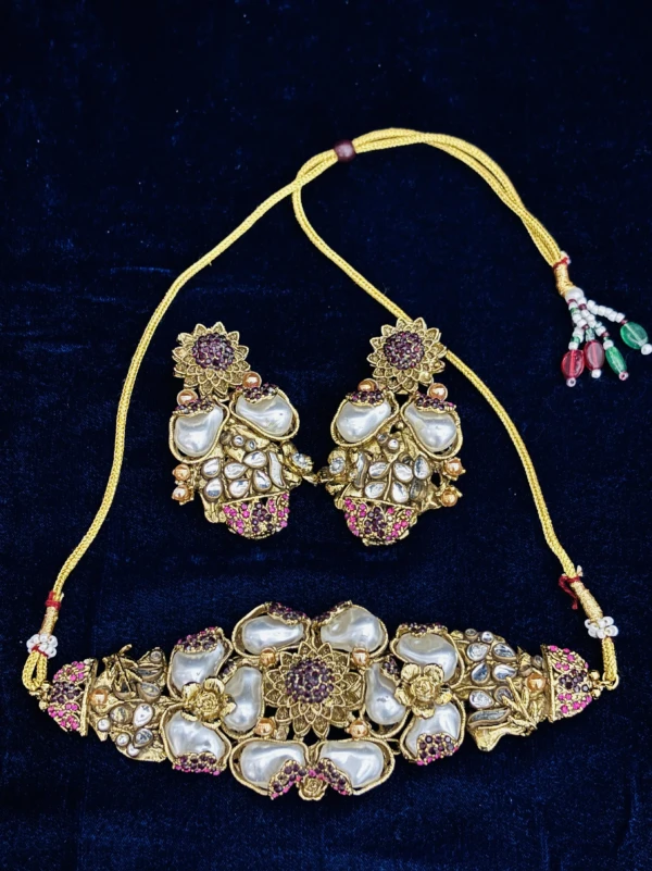 ST-091-BE+MN Mother Of Pearl Choker